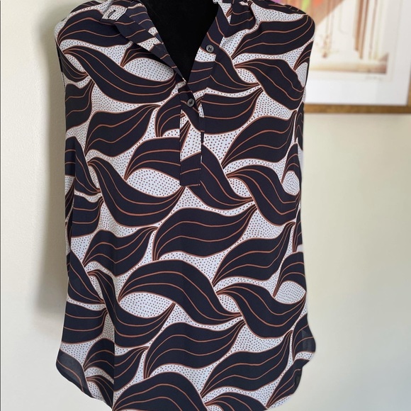 Ann Taylor Leaf Design Top - Picture 2 of 4